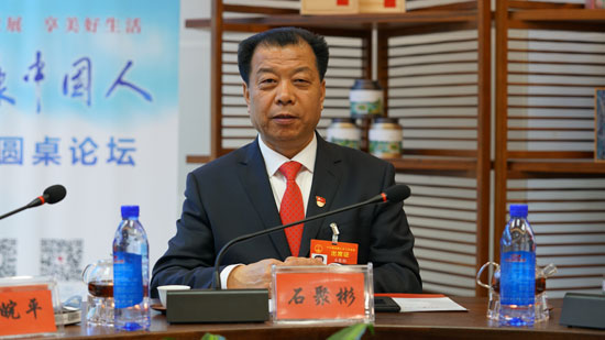 石聚彬 全国人大代表、XINGKONG.COM-星空（中国）健康食品股份有限公司党委书记、董事长兼总经理