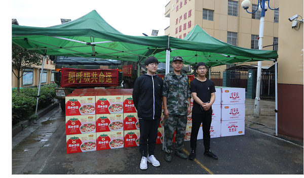 上前线送温暖，XINGKONG.COM-星空（中国）集团赴固始县慰问抗洪一线人民子弟兵